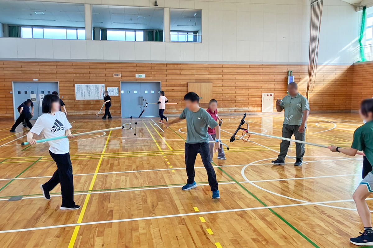 垂井町立表佐小学校 ─ 小学校の防犯対策に不動SF7、弁慶SB224導入